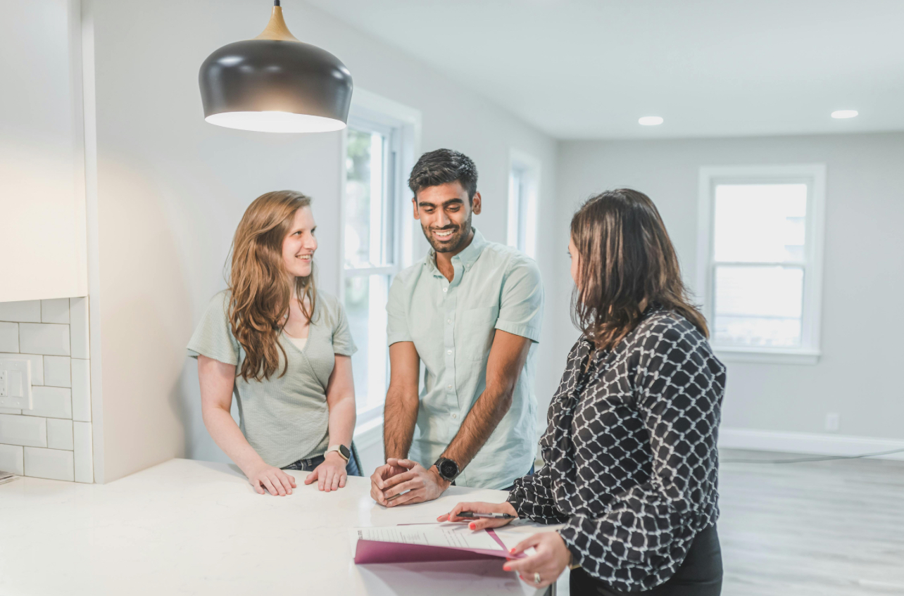 Professional mortgage consultation for complex income